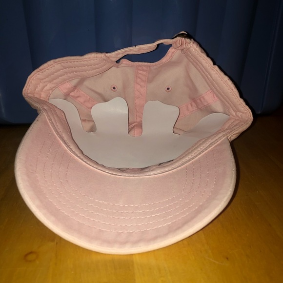 Two caps with button mask-holders. Never worn! - Picture 9 of 10